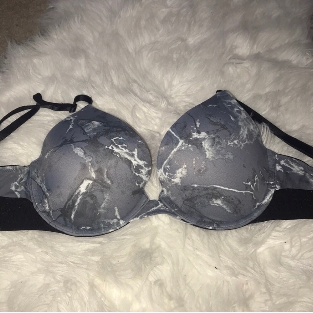 vs pink bra